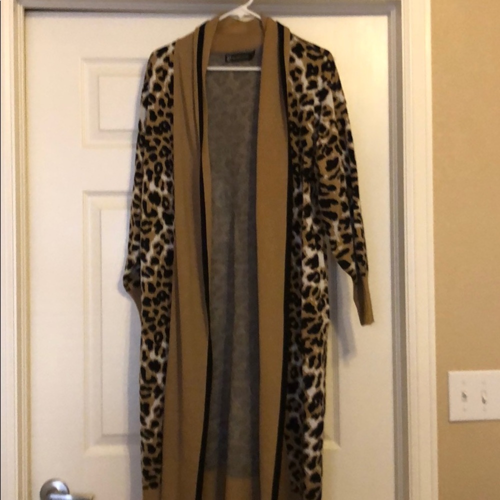Leopard duster